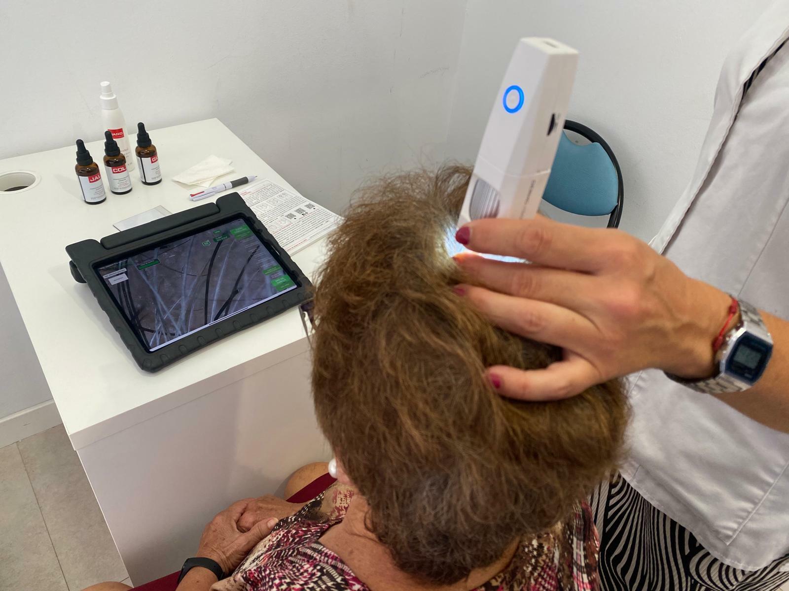 Servicio de Análisis capilar de Farmacia La Salle